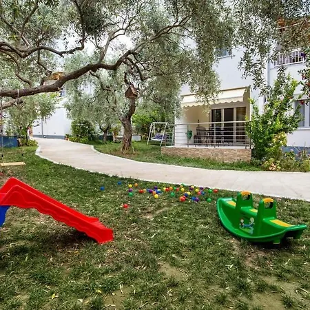 Koula 2 - Korina بوتوس